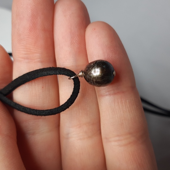 Black Peacock Pearl Copper Wire Wrapped Necklace - Picture 2 of 4